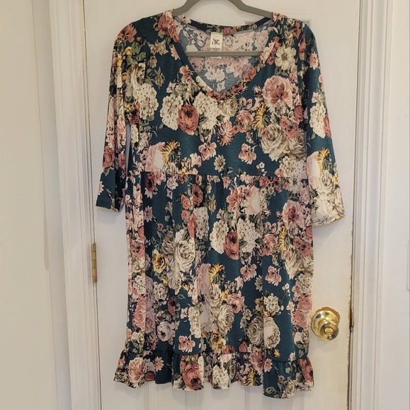 Sew In Love NWOT Floral Midi Dress Small - Picture 4 of 9
